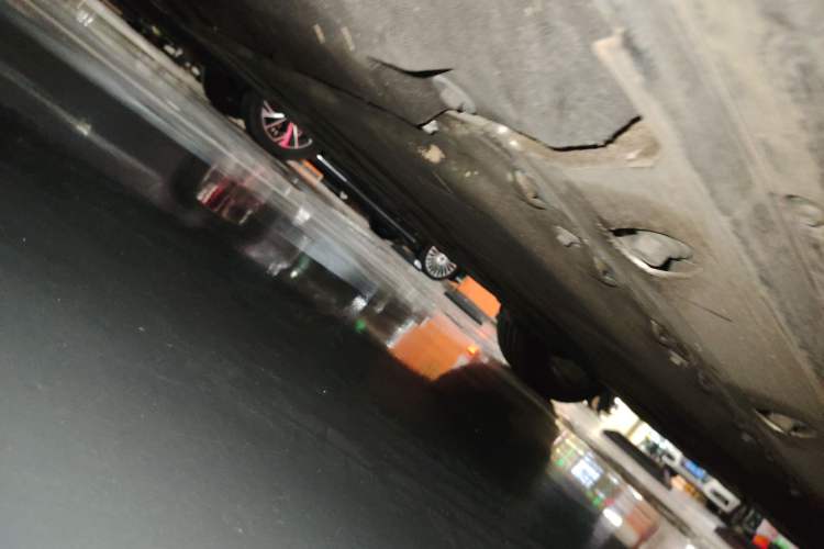 Used Hima AITO M5 2025 Extended-Range Ultra All-Wheel-Drive Version Chassis Front Left