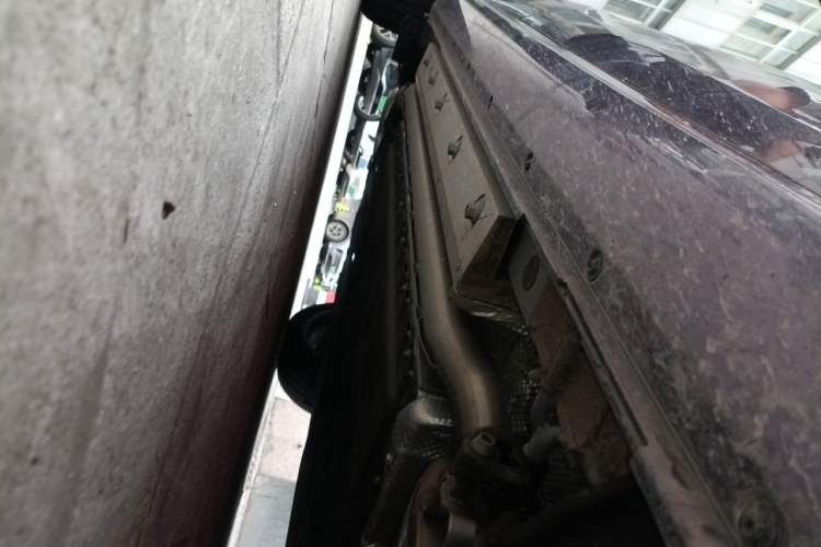 Used Hima AITO M5 2025 Extended-Range Ultra All-Wheel-Drive Version Chassis Front Right