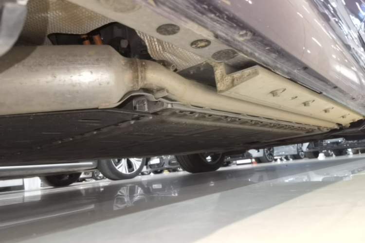 Used Hima AITO M5 2025 Extended-Range Ultra All-Wheel-Drive Version Chassis Rear Right