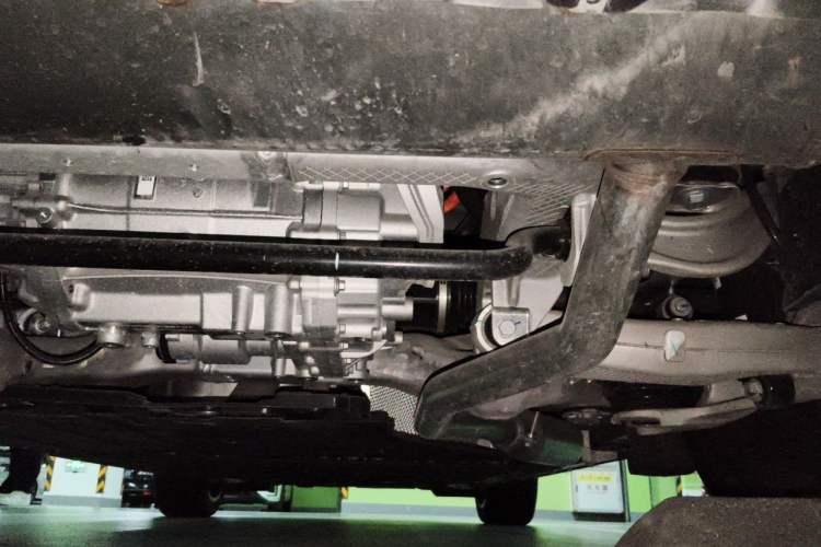 Used Hima AITO M5 2025 Extended-Range Ultra All-Wheel-Drive Version Chassis Rear