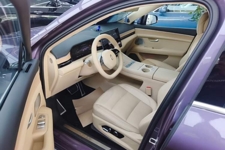 Used Hima AITO M5 2025 Extended-Range Ultra All-Wheel-Drive Version Driver Seat