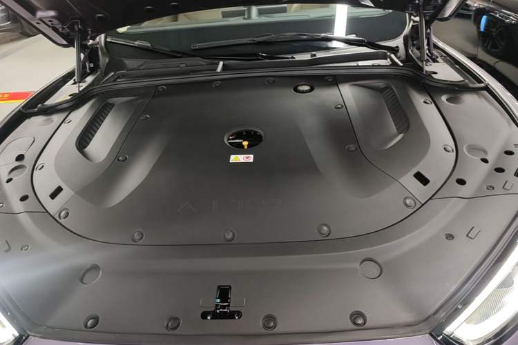 Used Hima AITO M5 2025 Extended-Range Ultra All-Wheel-Drive Version Engine Bay