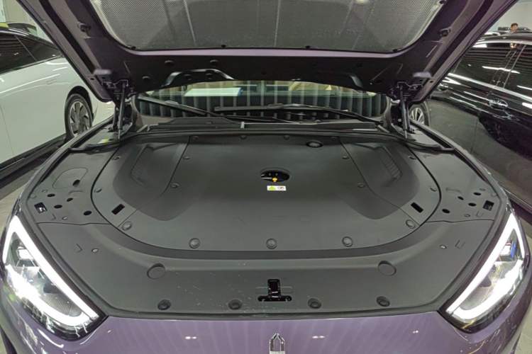 Used Hima AITO M5 2025 Extended-Range Ultra All-Wheel-Drive Version Engine Bay