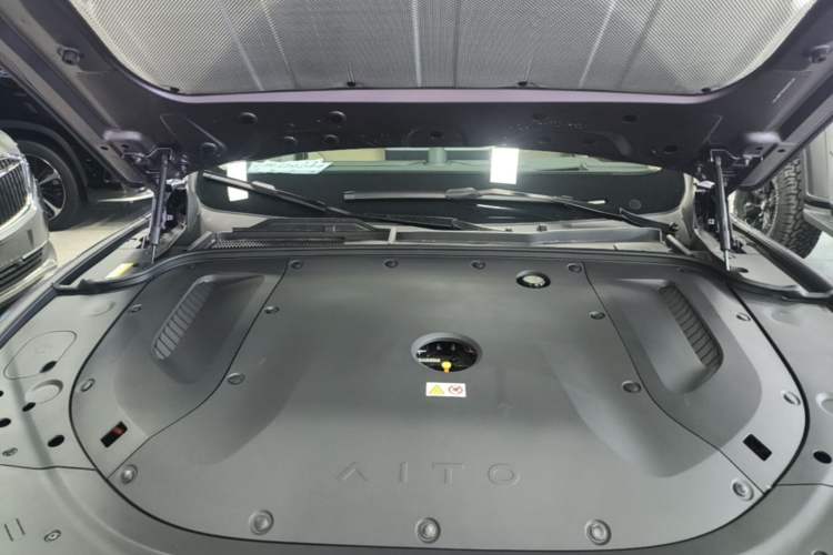 Used Hima AITO M5 2025 Extended-Range Ultra Rear-Wheel-Drive Version Engine Bay
