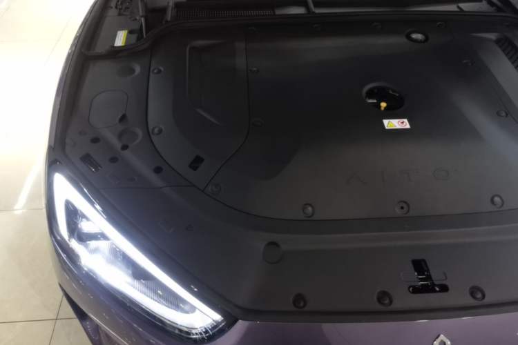 Used Hima AITO M5 2025 Extended-Range Ultra All-Wheel-Drive Version Engine Bay Right