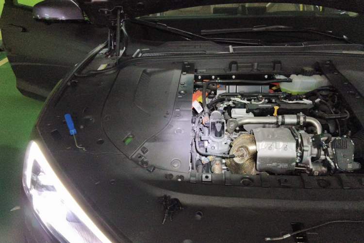 Used Hima AITO M5 2025 Extended-Range Ultra All-Wheel-Drive Version Engine Bay Right