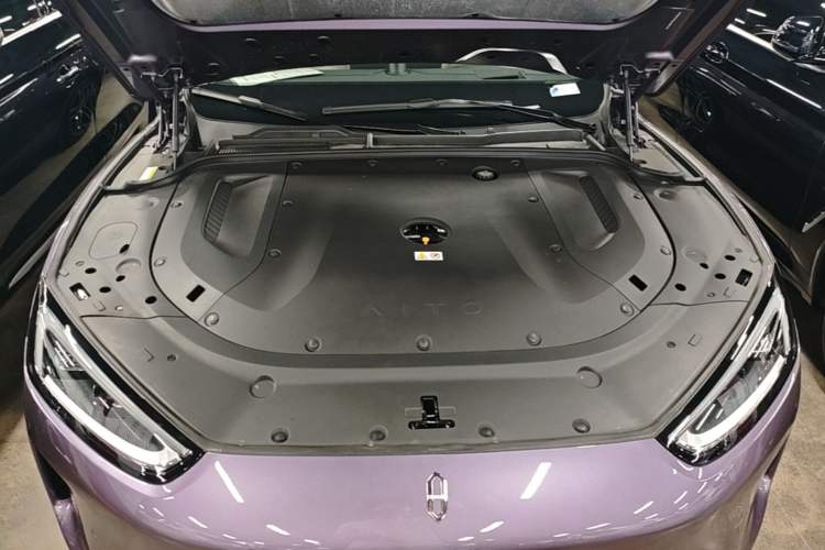 Used Hima AITO M5 2025 Extended-Range Ultra All-Wheel-Drive Version Engine Bay