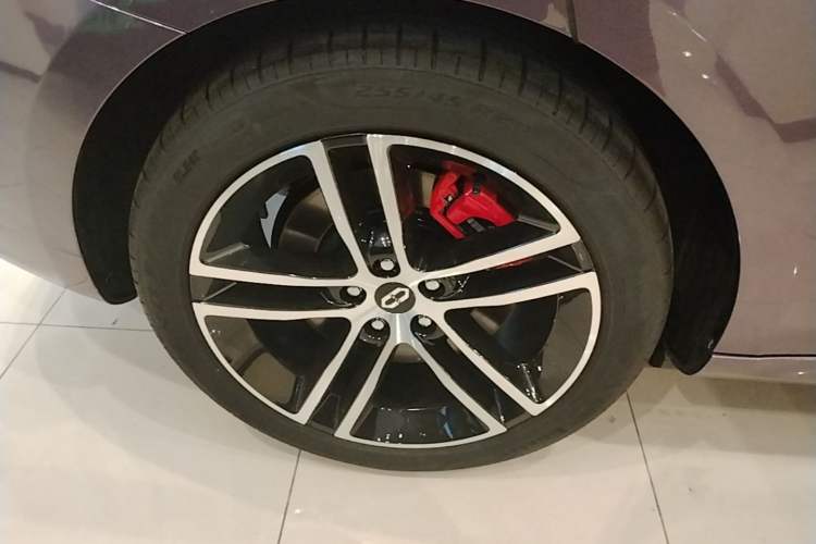 Used Hima AITO M5 2025 Extended-Range Ultra All-Wheel-Drive Version Exterior 5