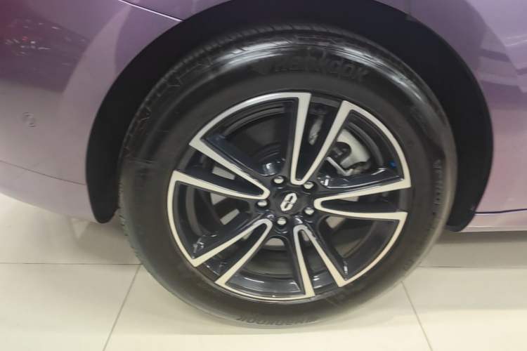 Used Hima AITO M5 2025 Extended-Range Ultra All-Wheel-Drive Version Exterior 5