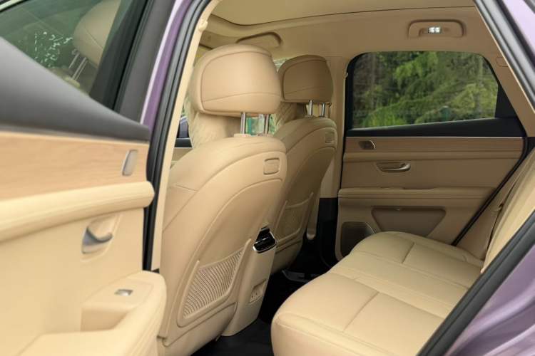 Used Hima AITO M5 2025 Extended-Range Ultra All-Wheel-Drive Version Exterior 8