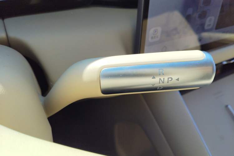 Used Hima AITO M5 2025 Extended-Range Ultra All-Wheel-Drive Version Gear Lever