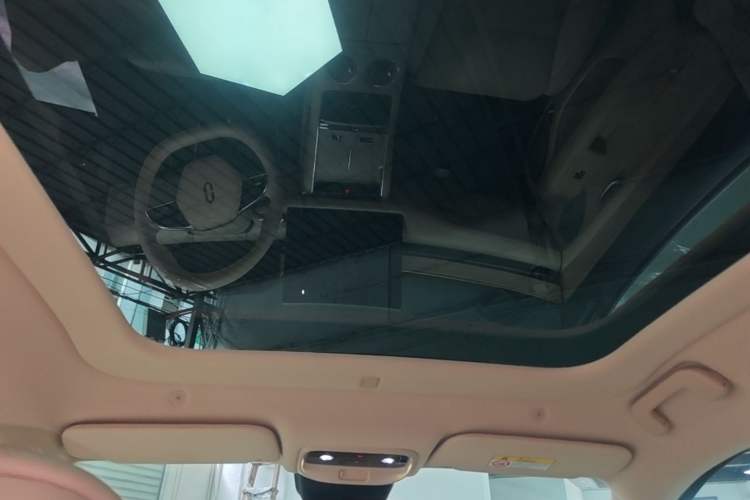 Used Hima AITO M5 2025 Extended-Range Ultra All-Wheel-Drive Version Headliner