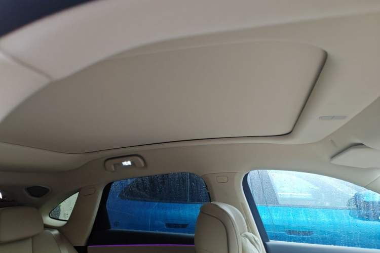 Used Hima AITO M5 2025 Extended-Range Ultra All-Wheel-Drive Version Headliner