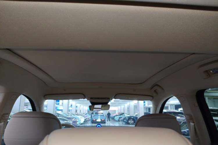 Used Hima AITO M5 2025 Extended-Range Ultra All-Wheel-Drive Version Headliner