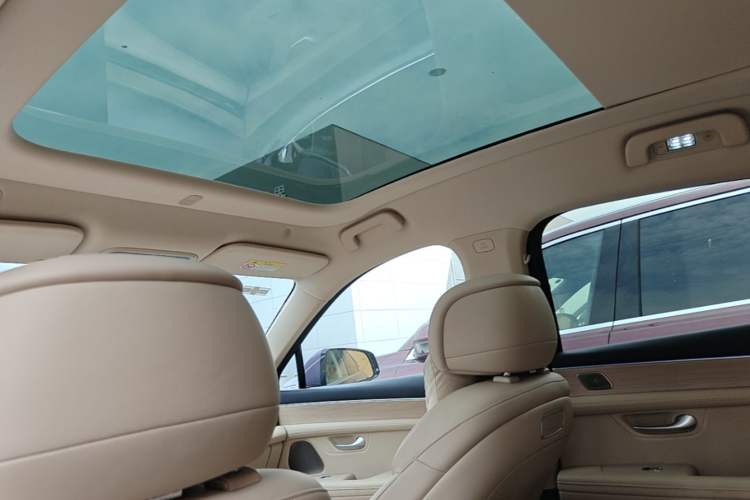 Used Hima AITO M5 2025 Extended-Range Ultra All-Wheel-Drive Version Headliner