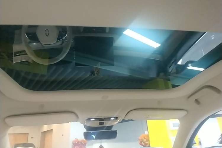 Used Hima AITO M5 2025 Extended-Range Ultra All-Wheel-Drive Version Headliner