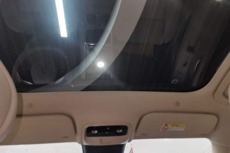 Used Hima AITO M5 2025 Extended-Range Ultra All-Wheel-Drive Version Headliner