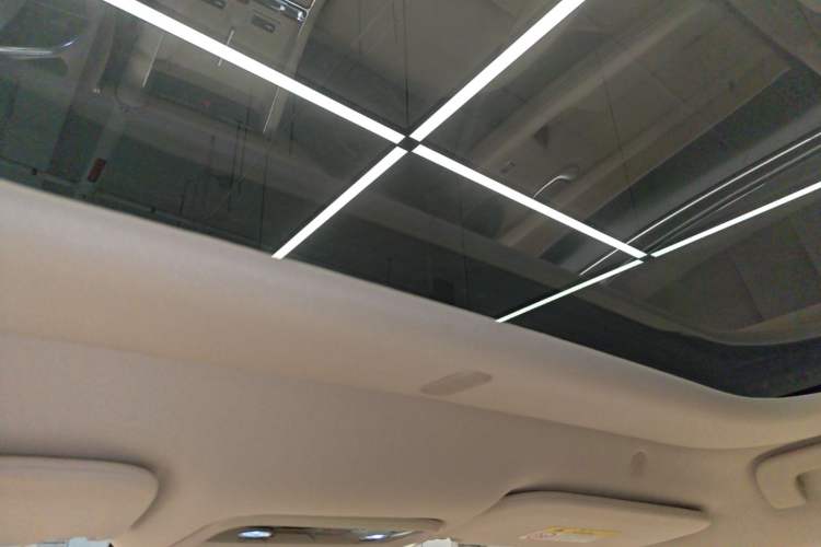 Used Hima AITO M5 2025 Extended-Range Ultra All-Wheel-Drive Version Headliner