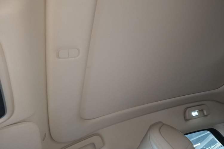 Used Hima AITO M5 2025 Extended-Range Ultra All-Wheel-Drive Version Headliner