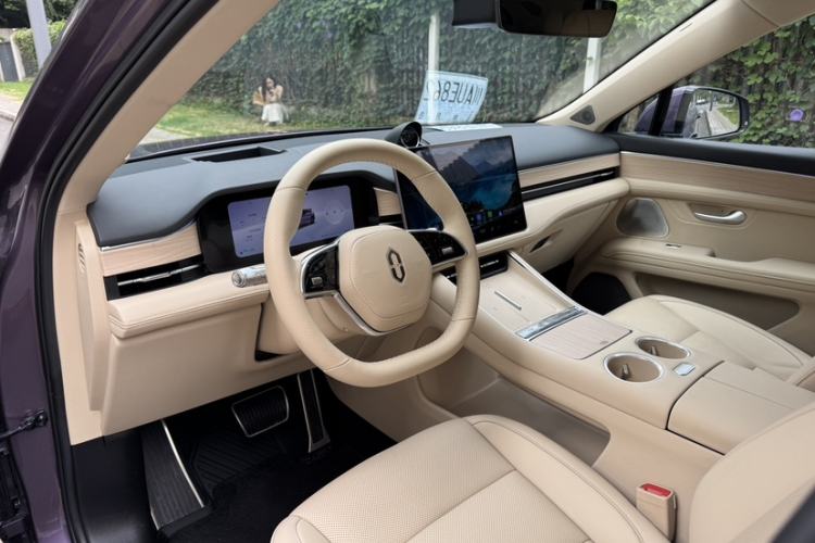 Used Hima AITO M5 2025 Extended-Range Ultra All-Wheel-Drive Version Interior 4