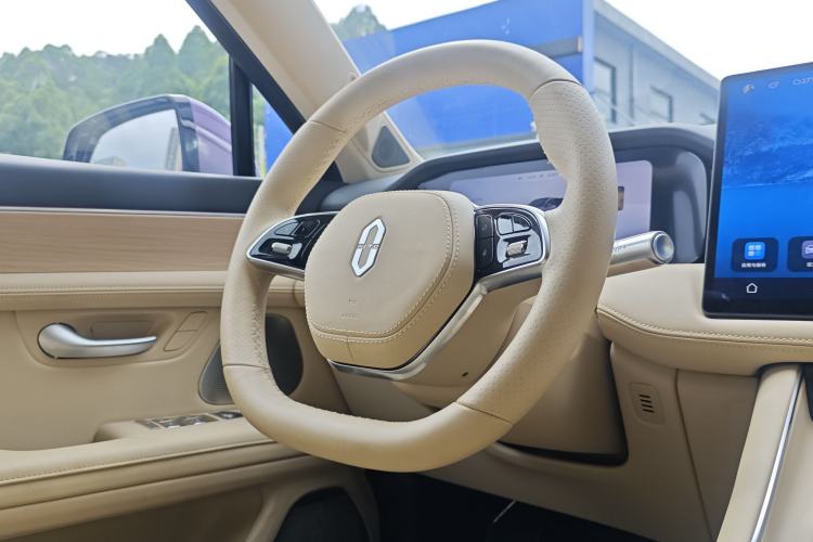 Used Hima AITO M5 2025 Extended-Range Ultra All-Wheel-Drive Version Interior 5