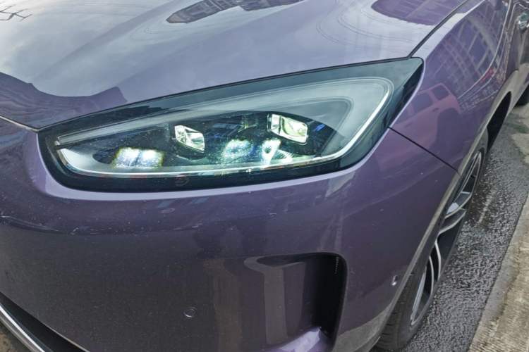 Used Hima AITO M5 2025 Extended-Range Ultra All-Wheel-Drive Version Left Front Headlight