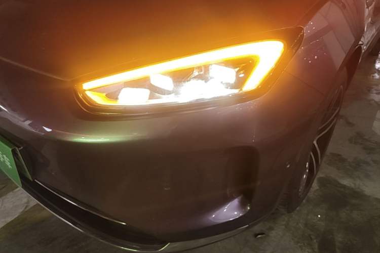 Used Hima AITO M5 2025 Extended-Range Ultra All-Wheel-Drive Version Left Front Headlight