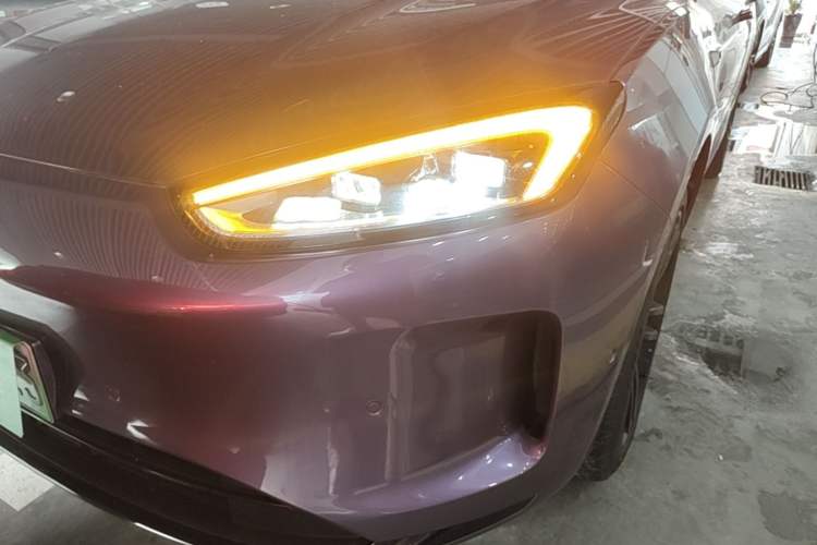 Used Hima AITO M5 2025 Extended-Range Ultra All-Wheel-Drive Version Left Front Headlight