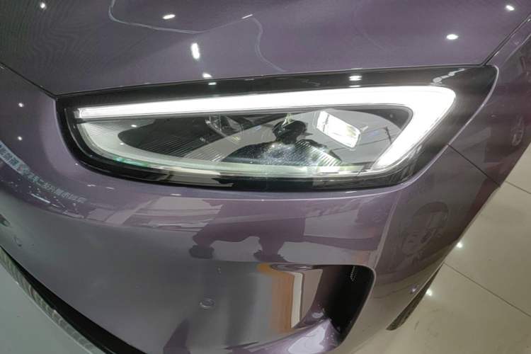 Used Hima AITO M5 2025 Extended-Range Ultra All-Wheel-Drive Version Left Front Headlight