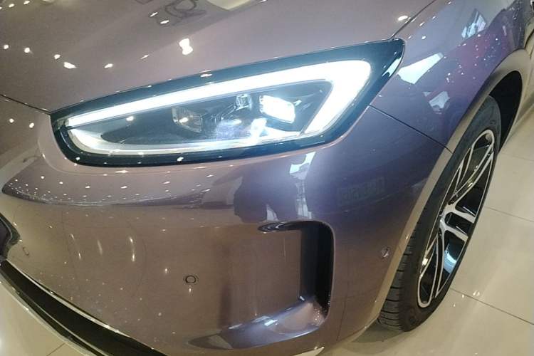 Used Hima AITO M5 2025 Extended-Range Ultra All-Wheel-Drive Version Left Front Headlight