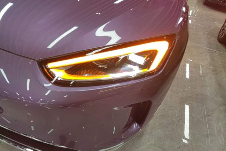 Used Hima AITO M5 2025 Extended-Range Ultra All-Wheel-Drive Version Left Front Headlight