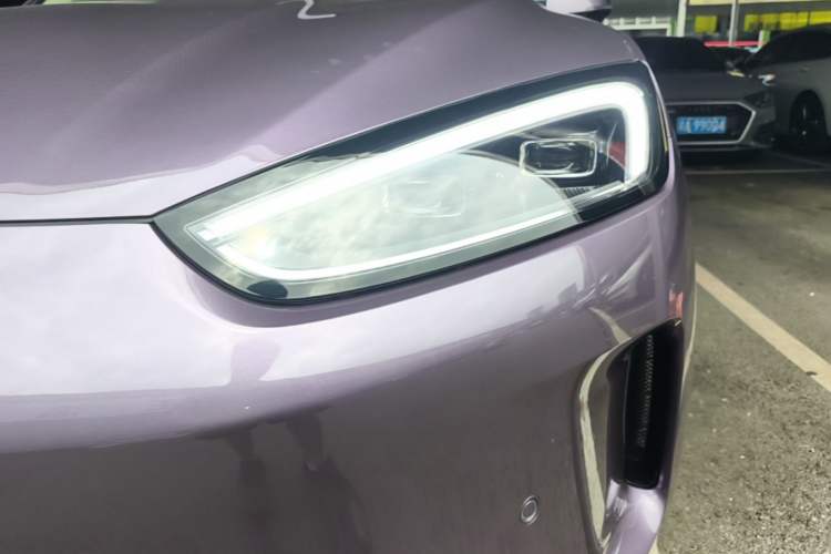 Used Hima AITO M5 2025 Extended-Range Ultra All-Wheel-Drive Version Left Front Headlight