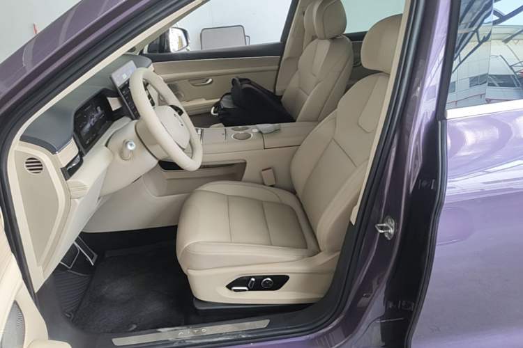 Used Hima AITO M5 2025 Extended-Range Ultra All-Wheel-Drive Version Left Front Seat
