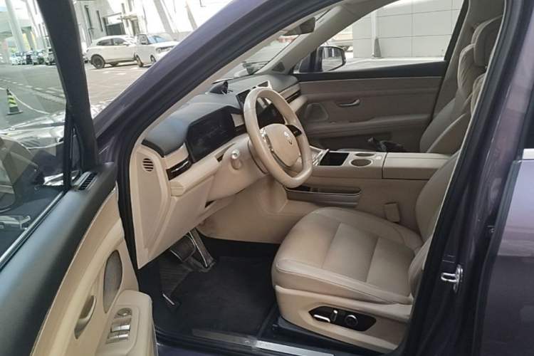 Used Hima AITO M5 2025 Extended-Range Ultra All-Wheel-Drive Version Left Front Seat