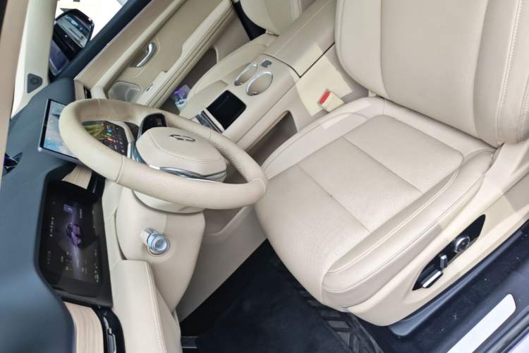 Used Hima AITO M5 2025 Extended-Range Ultra All-Wheel-Drive Version Left Front Seat