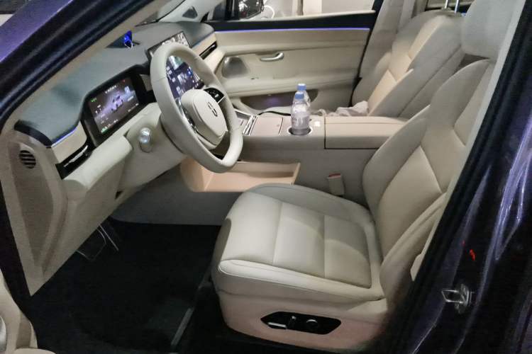 Used Hima AITO M5 2025 Extended-Range Ultra All-Wheel-Drive Version Left Front Seat