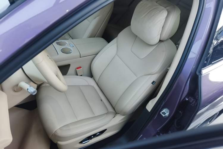 Used Hima AITO M5 2025 Extended-Range Ultra All-Wheel-Drive Version Left Front Seat