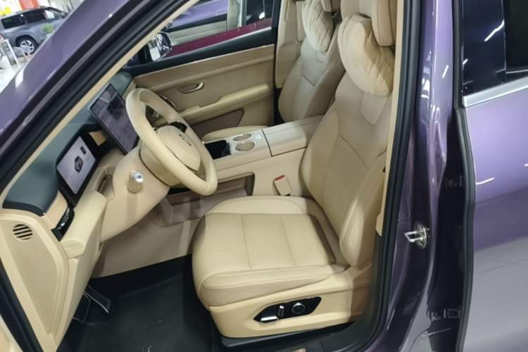 Used Hima AITO M5 2025 Extended-Range Ultra All-Wheel-Drive Version Left Front Seat