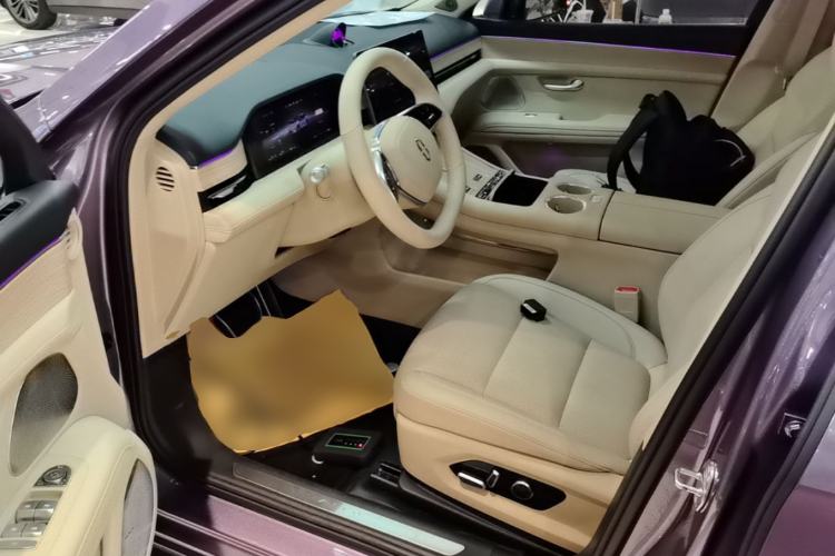 Used Hima AITO M5 2025 Extended-Range Ultra All-Wheel-Drive Version Left Front Seat