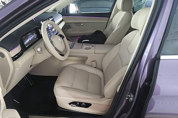 Used Hima AITO M5 2025 Extended-Range Ultra All-Wheel-Drive Version Left Front Seat