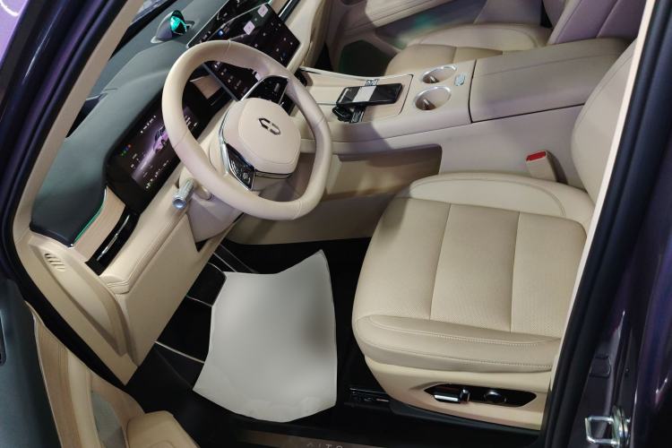 Used Hima AITO M5 2025 Extended-Range Ultra All-Wheel-Drive Version Left Front Seat