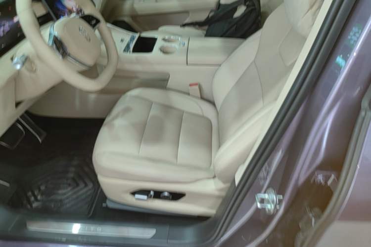 Used Hima AITO M5 2025 Extended-Range Ultra All-Wheel-Drive Version Left Front Seat