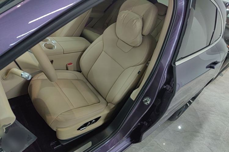 Used Hima AITO M5 2025 Extended-Range Ultra All-Wheel-Drive Version Left Front Seat