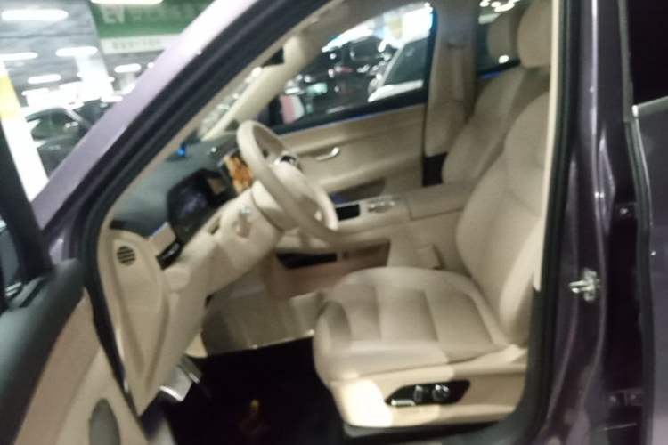 Used Hima AITO M5 2025 Extended-Range Ultra All-Wheel-Drive Version Left Front Seat