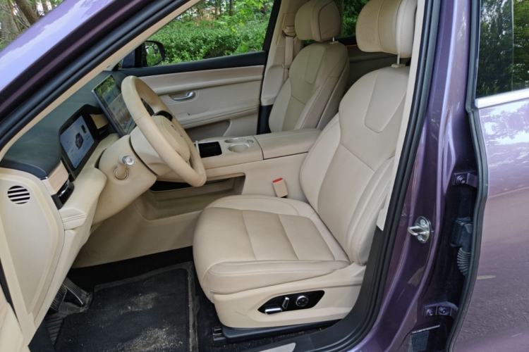 Used Hima AITO M5 2025 Extended-Range Ultra All-Wheel-Drive Version Left Front Seat