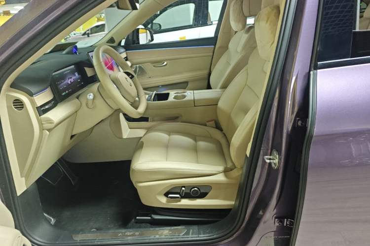 Used Hima AITO M5 2025 Extended-Range Ultra All-Wheel-Drive Version Left Front Seat