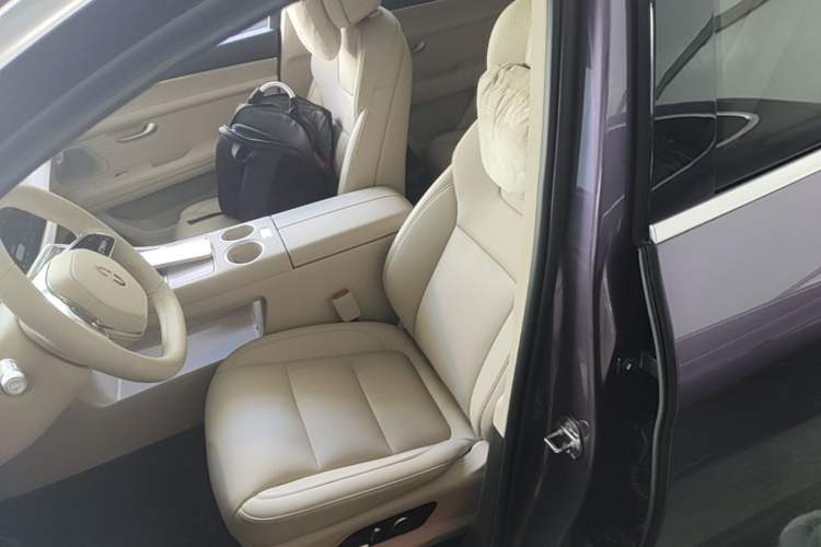 Used Hima AITO M5 2025 Extended-Range Ultra All-Wheel-Drive Version Left Front Seat