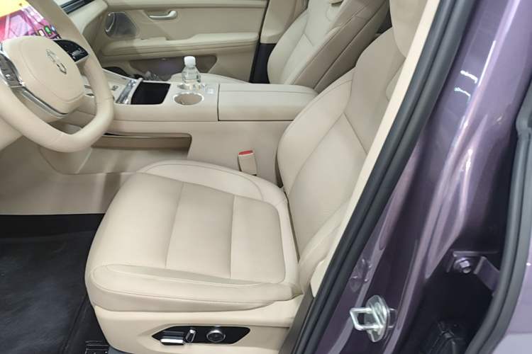 Used Hima AITO M5 2025 Extended-Range Ultra All-Wheel-Drive Version Left Front Seat