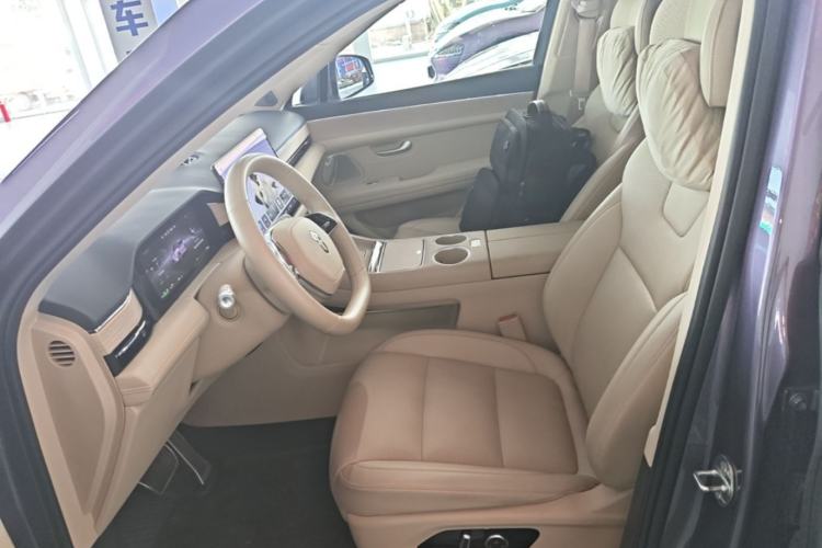Used Hima AITO M5 2025 Extended-Range Ultra All-Wheel-Drive Version Left Front Seat