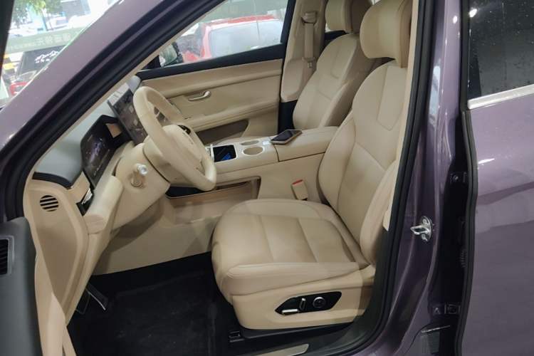 Used Hima AITO M5 2025 Extended-Range Ultra All-Wheel-Drive Version Left Front Seat